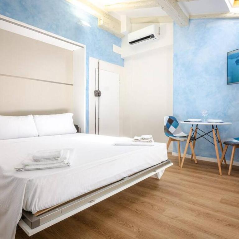 Blue Studio - One-Bedroom Apartment - 1