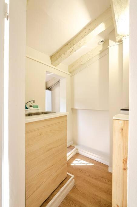 Blue Studio - One-Bedroom Apartment - 12