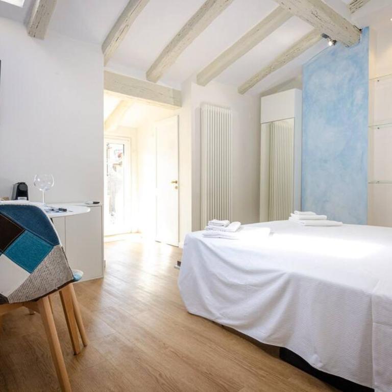 Blue Studio - One-Bedroom Apartment - 2