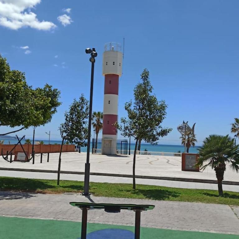 Primera línea de playa y acceso directo a la playa - Apartamento de 2 dormitorios - 84