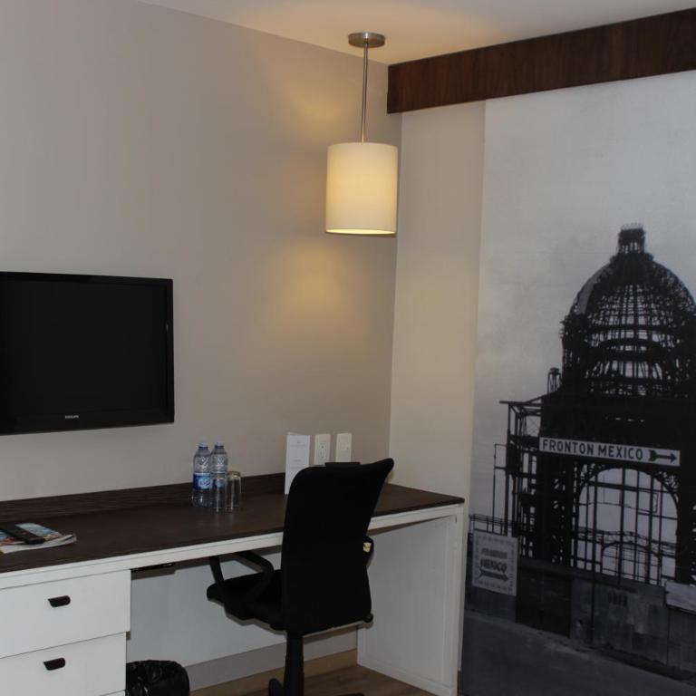 Hotel Plaza Revolución - King Room - 4