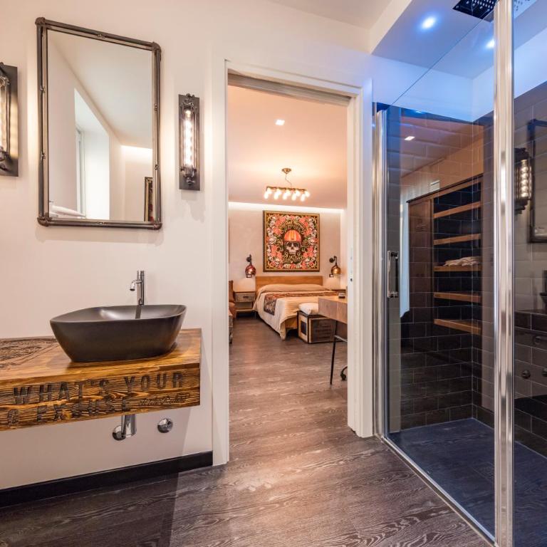 Hotel Castiglione - Deluxe Double Room with Side Sea View - 4