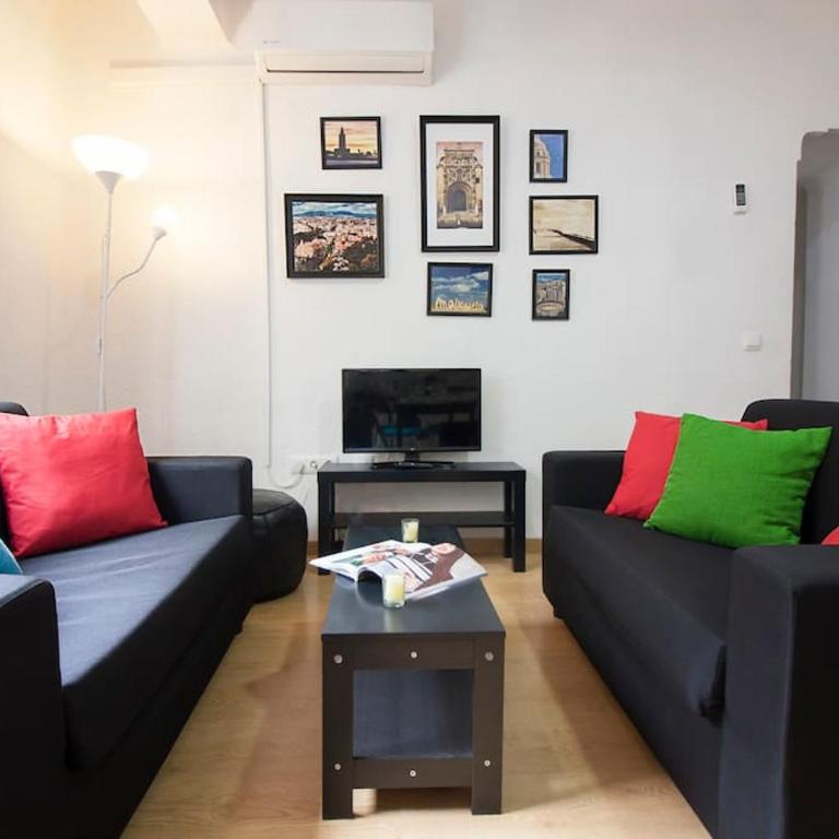 Entire 3 room flat in city center - CANAST - Three-Bedroom Apartment - 1