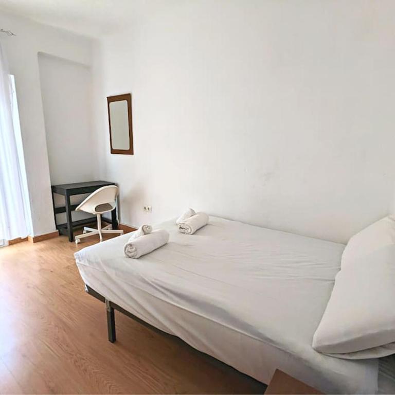 Entire 3 room flat in city center - CANAST - Three-Bedroom Apartment - 13