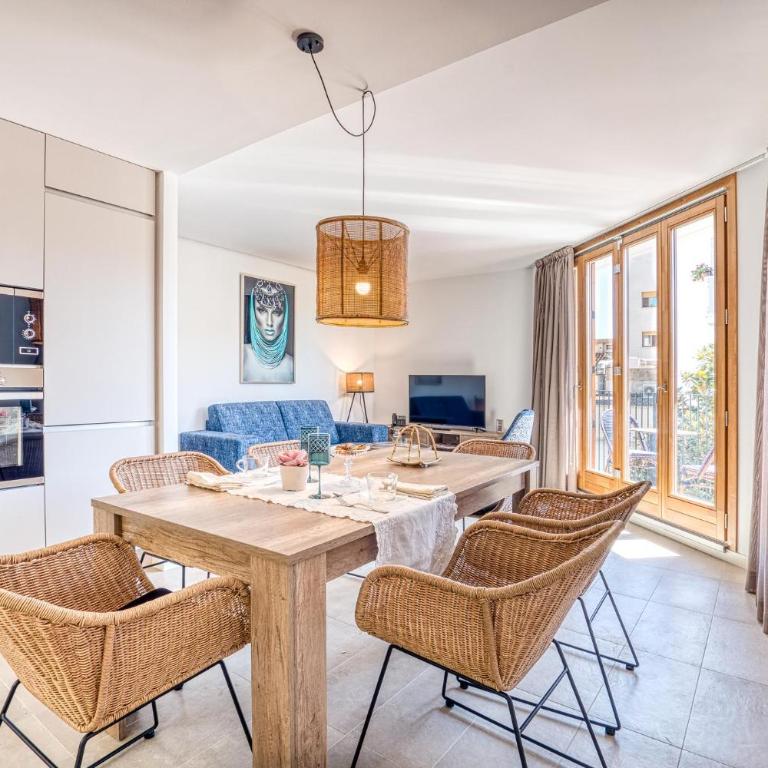 CAMBRILS Chic! Apartments by ALEGRIA - Three-Bedroom Apartment - 1