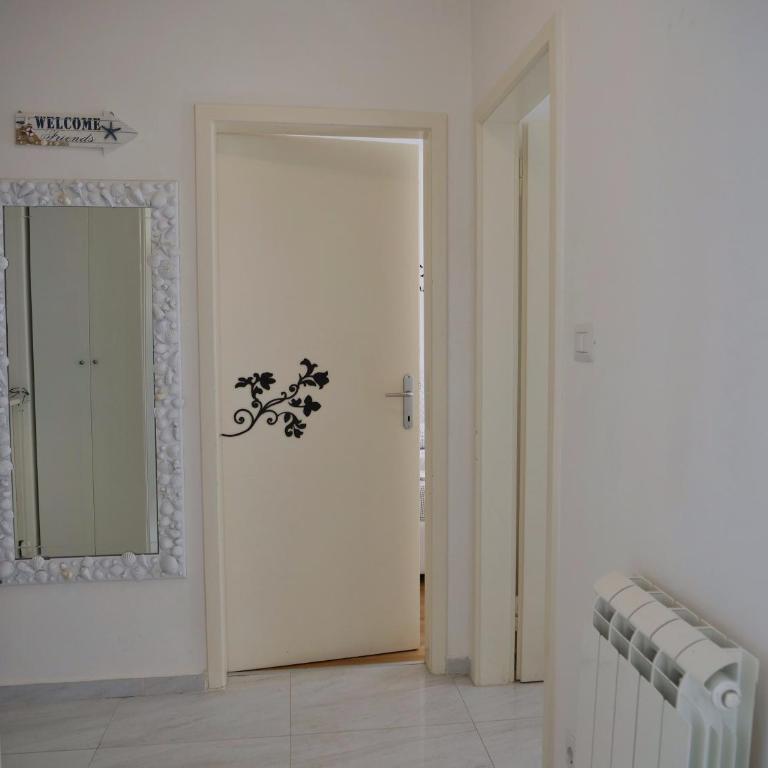 FIORE DI MARE - Delizioso bilocale con posto auto vicino al porto - Appartamento con 1 Camera da Letto - 6