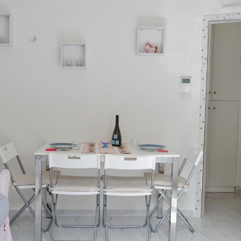 FIORE DI MARE - Delizioso bilocale con posto auto vicino al porto - Appartamento con 1 Camera da Letto - 8