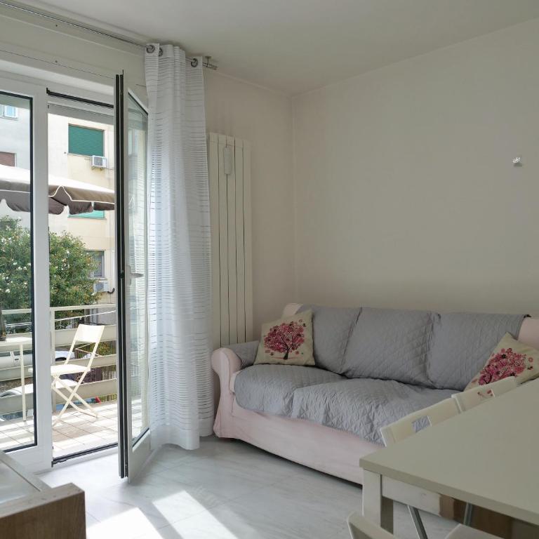 FIORE DI MARE - Delizioso bilocale con posto auto vicino al porto - Appartamento con 1 Camera da Letto - 1