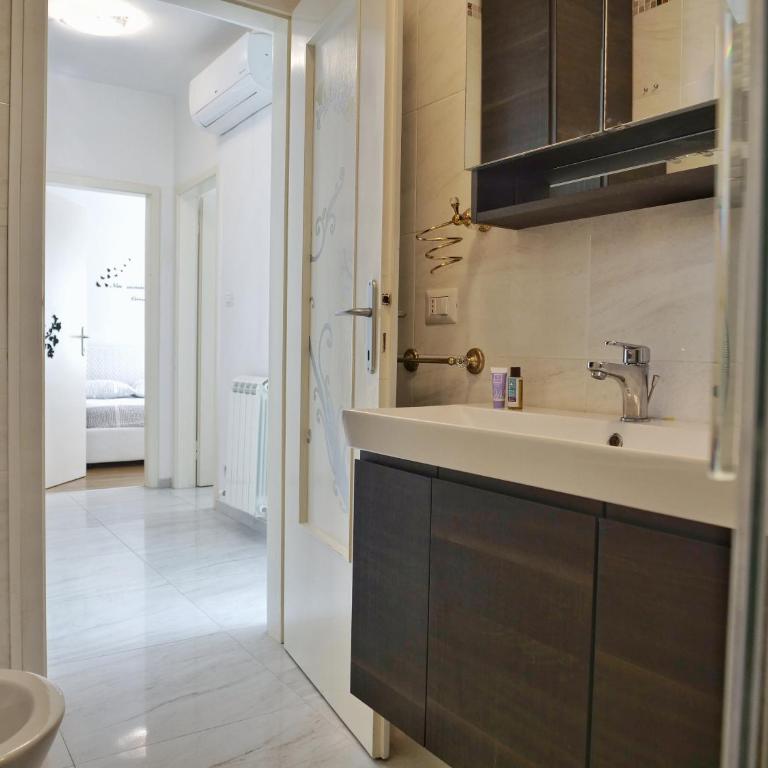 FIORE DI MARE - Delizioso bilocale con posto auto vicino al porto - Appartamento con 1 Camera da Letto - 25