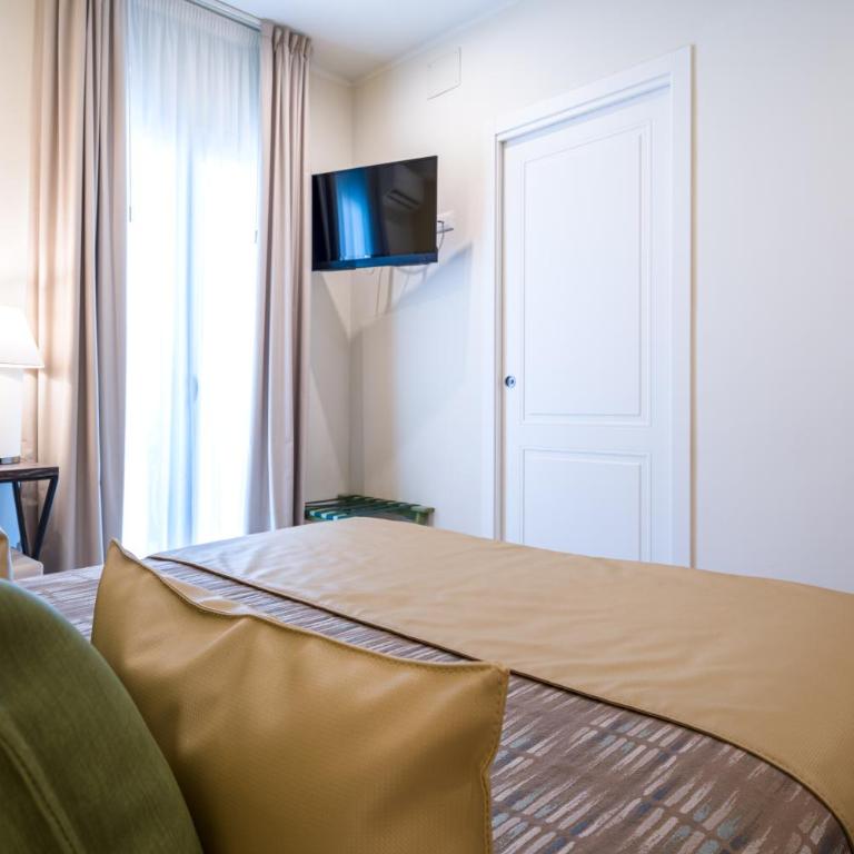Hotel Rivage Taormina - Camera Tripla Classic con Vista Mare Laterale - 7