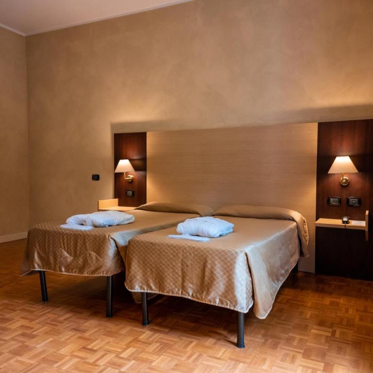 Hotel Terme Pellegrini - Camera Matrimoniale/Doppia con Letti Singoli - 10