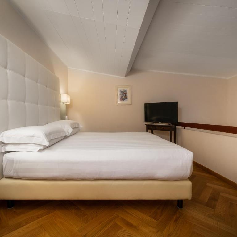 Hotel Croce Di Malta - Camera Familiare - 4