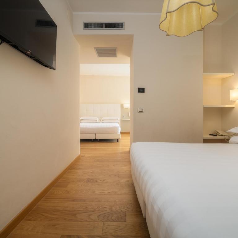 Hotel Croce Di Malta - Camera Familiare - 1