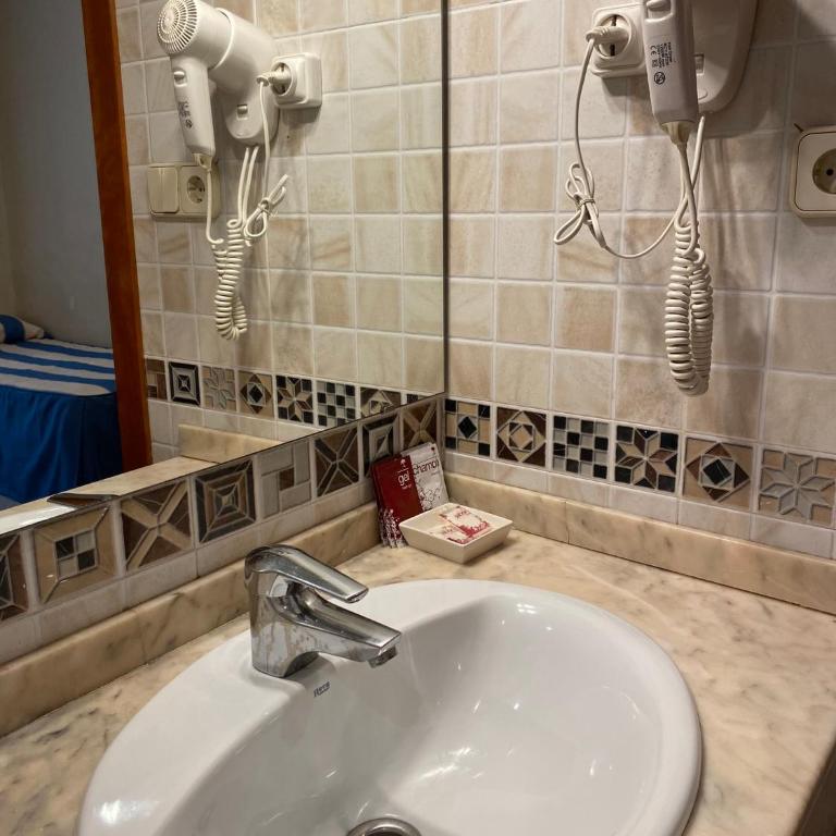 Pensión Coral - Single Room - 2