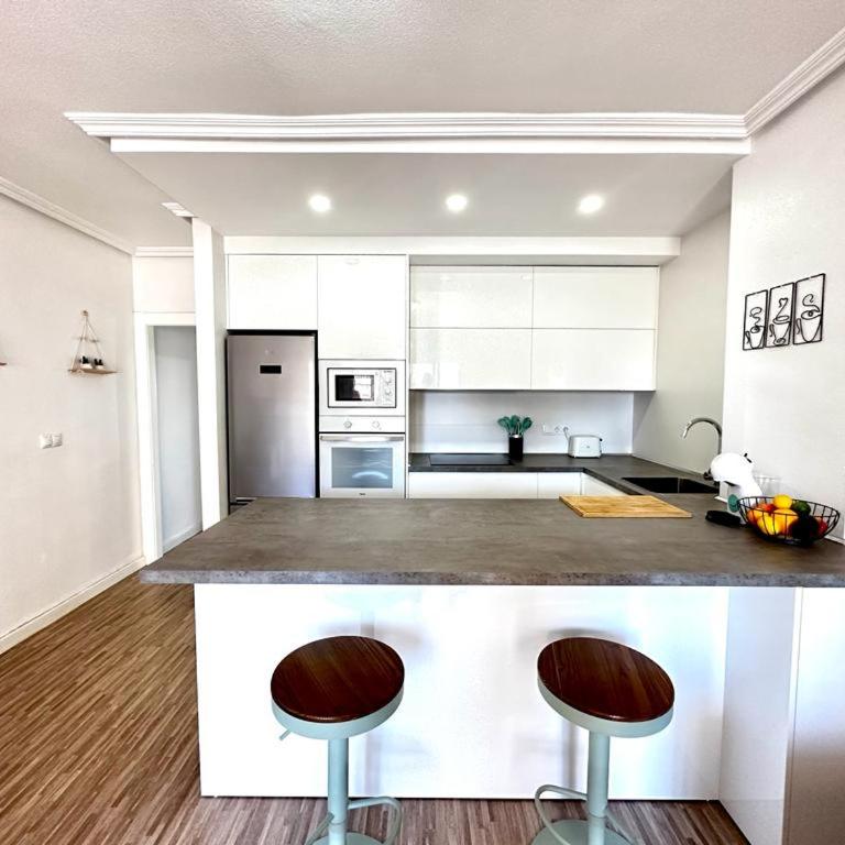 Arenales del Sol Beach Apartment - One-Bedroom Apartment - 3