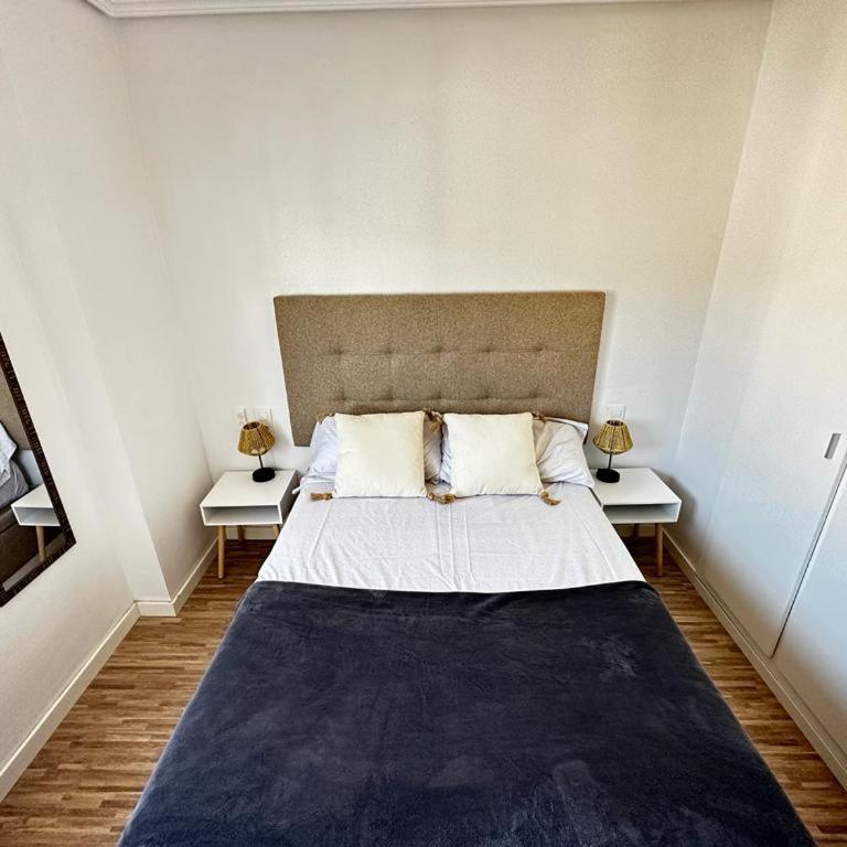 Arenales del Sol Beach Apartment - One-Bedroom Apartment - 7