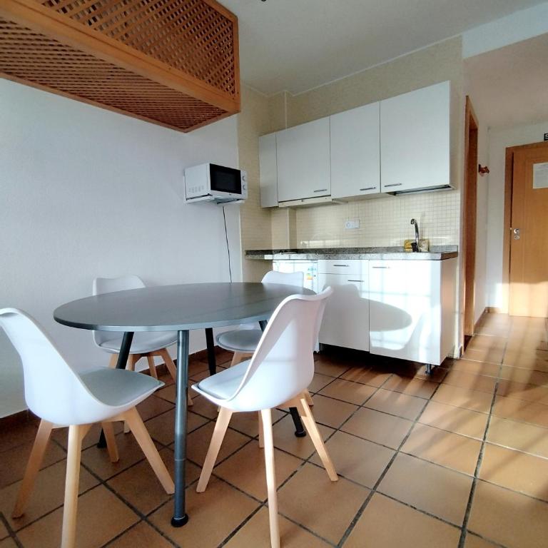 Apartamentos Arttyco con parking y WiFi by SURYNIEVE - Apartment mit 1 Schlafzimmer - 11