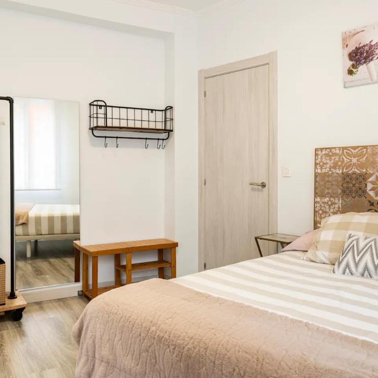 Amplio, luminoso y moderno cerca del Casco Viejo - Three-Bedroom Apartment - 7
