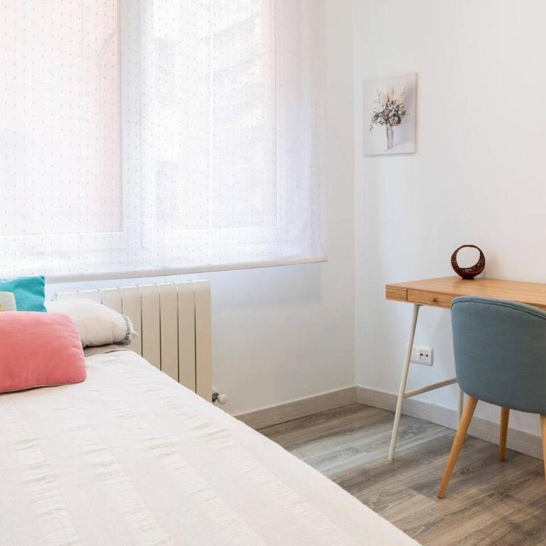 Amplio, luminoso y moderno cerca del Casco Viejo - Three-Bedroom Apartment - 20
