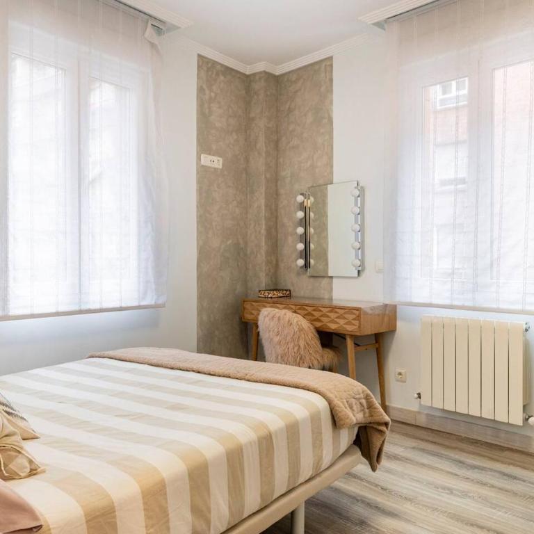 Amplio, luminoso y moderno cerca del Casco Viejo - Three-Bedroom Apartment - 10