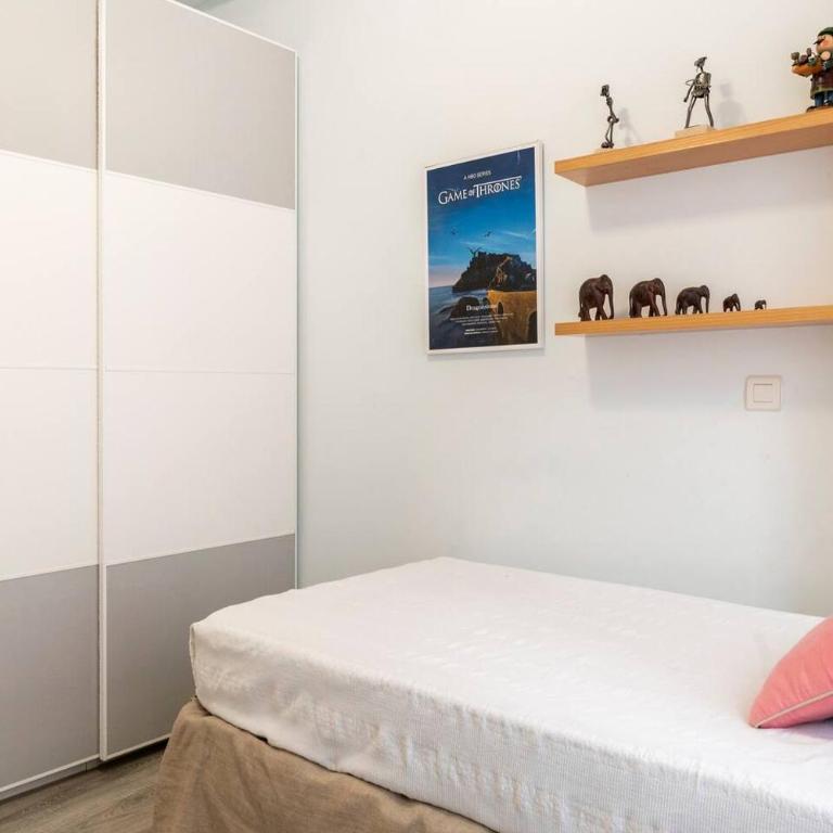 Amplio, luminoso y moderno cerca del Casco Viejo - Three-Bedroom Apartment - 19
