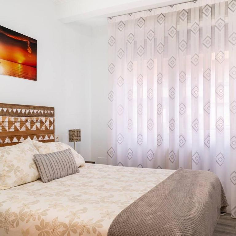 Amplio, luminoso y moderno cerca del Casco Viejo - Three-Bedroom Apartment - 14