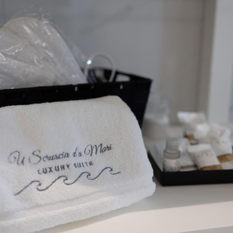 U Scrusciu d’u Mari Luxury Suite - One-Bedroom House - 29
