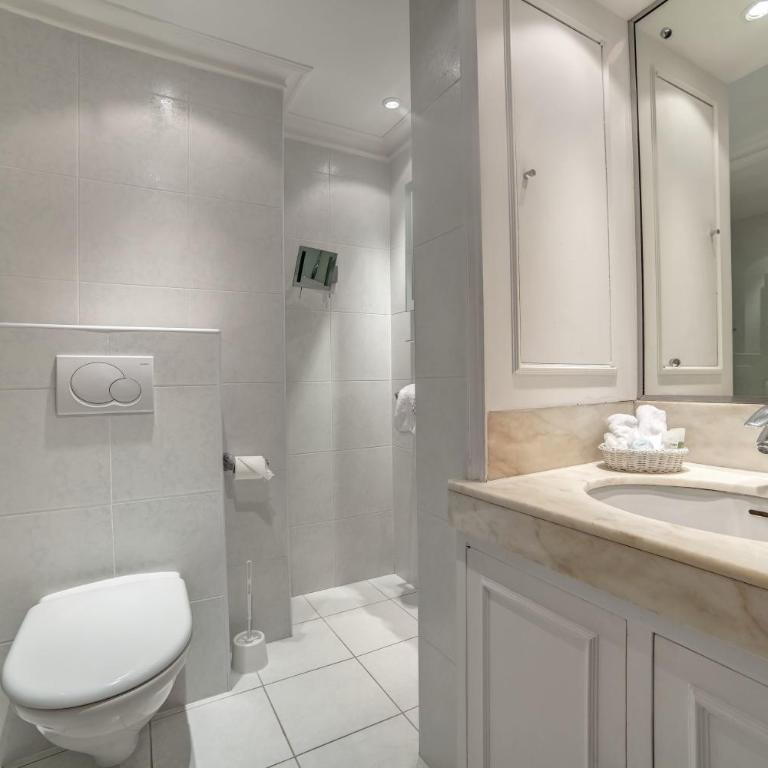Hôtel Victoria - Chambre Double Confort - Vue sur Ville - 1