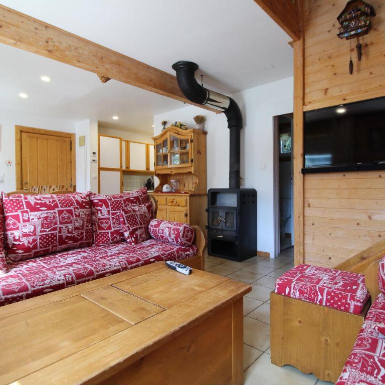 Charming 4-bed Chalet, Mountain Views, Double Garage - Chalet Supérieur - 1