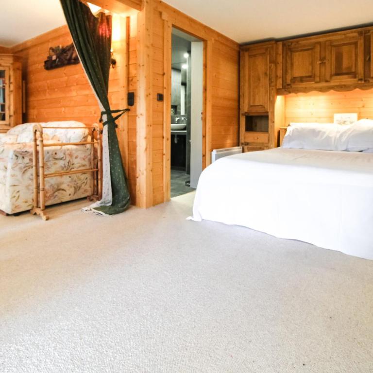 Charming 4-bed Chalet, Mountain Views, Double Garage - Chalet Supérieur - 23