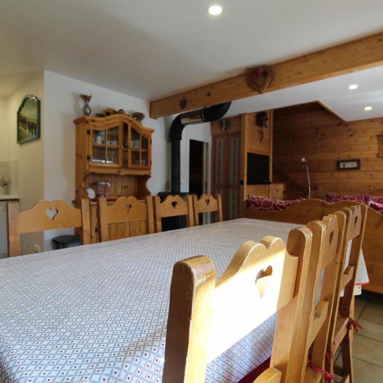 Charming 4-bed Chalet, Mountain Views, Double Garage - Chalet Supérieur - 47