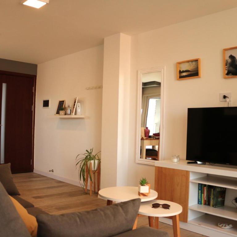 Chula Vista SICILIA - Depto 2 amb cochera, aire y parrilla con vista latera a mar en Punta Mogotes - Apartamento de 1 dormitorio - 42