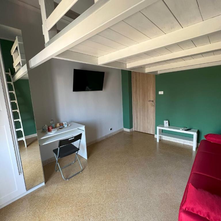S&S - Deluxe Double or Twin Room - 6
