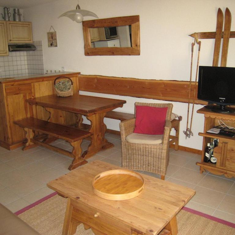 Appartement 3P, 6 pers, proche pistes, balcon exposé Sud, parking privé, TV, cuisine équipée - FR-1-762-5 - Appartement - 8