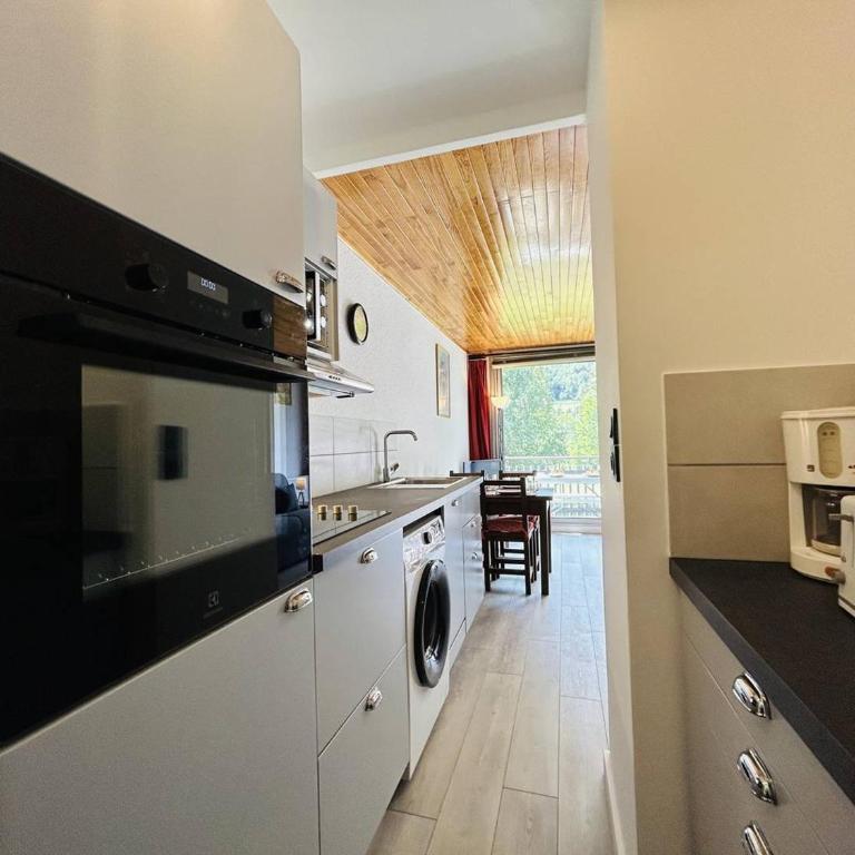 Studio Cabine Rénové avec Balcon et Parking Près des Pistes – La Salle-les-Alpes - Appartement 1 Chambre - 5