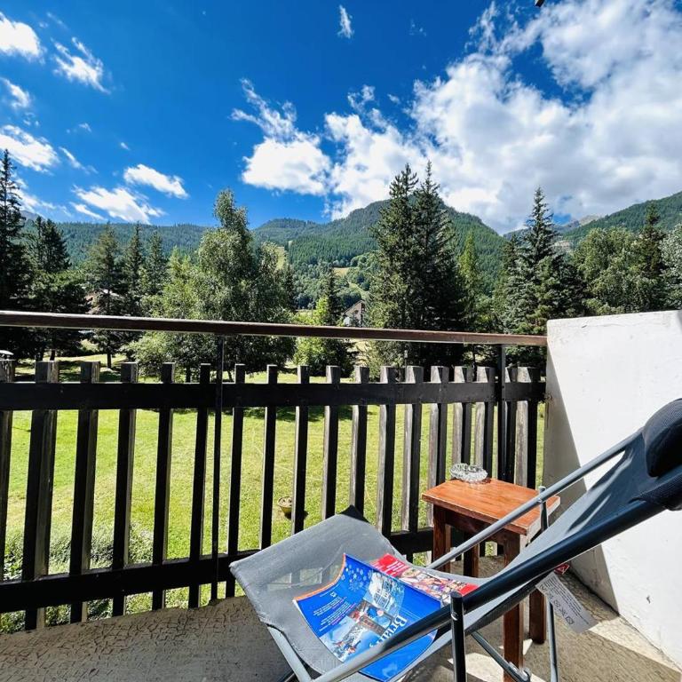 Studio Cabine Rénové avec Balcon et Parking Près des Pistes – La Salle-les-Alpes - Appartement 1 Chambre - 7
