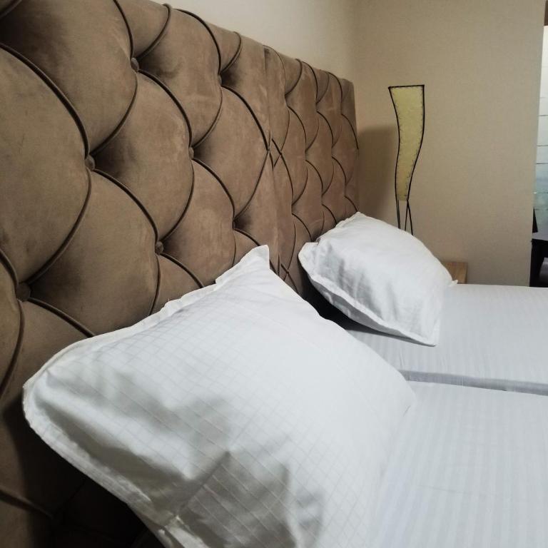 Vila Dvor SUBOTICA - Double or Twin Room - 4