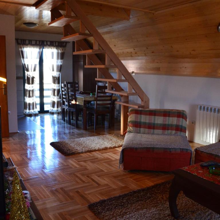 Family Apartments - Three-Bedroom Apartment with Terrace - 3