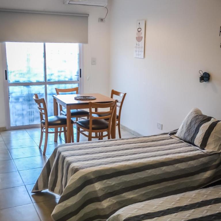 Dpto con Balcón- Rafael Nuñez - Cerro de las Rosas - Apartamento de 1 dormitorio - 1