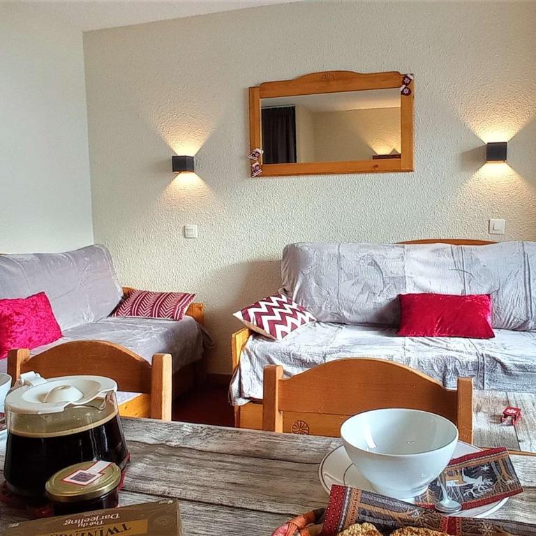 Appart 4 pers, skis aux pieds, balcon, kitchenette, TV - FR-1-545-24 - Appartement (4 Adultes) - 1
