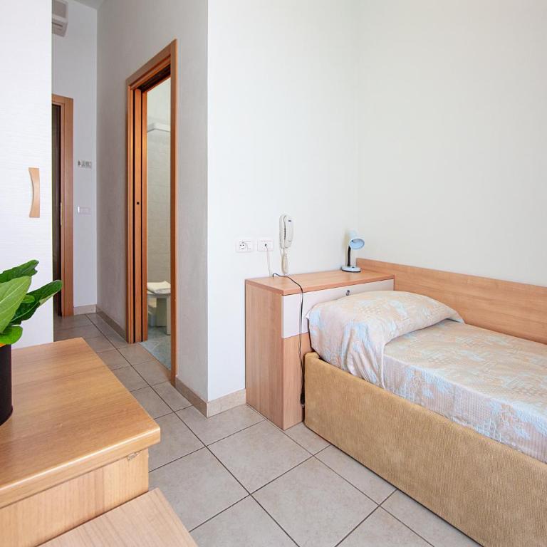 Hotel Ginevra - Camera Singola con Balcone - 1