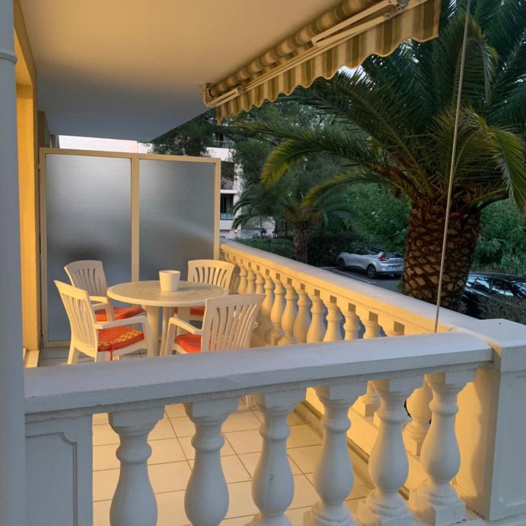 Le Tropical - WIFI - Parking - Jolie parc arboré - Calme et détente - Ensoleillé - One-Bedroom Apartment - 10