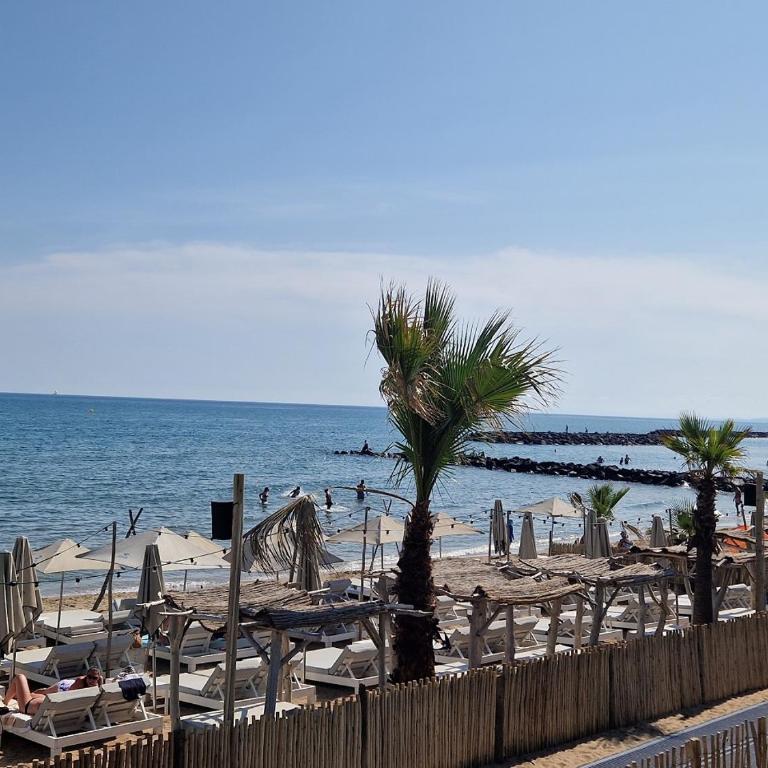 Camping La Carabasse Vias-Plage-T4 Climatisé,Tout confort, Emplacement calme ! - Mobile Home - 28