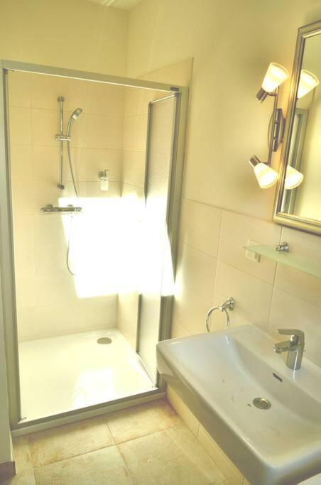quiet and central Luxury Villa "Juwel " with Sauna in a beautiful valley - Villa - 20