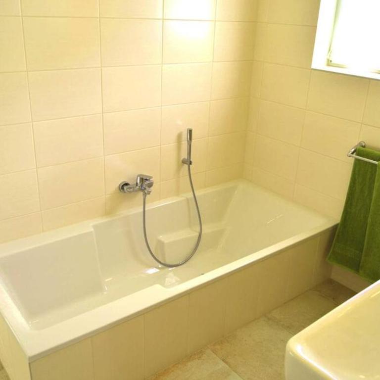 quiet and central Luxury Villa "Juwel " with Sauna in a beautiful valley - Villa - 21