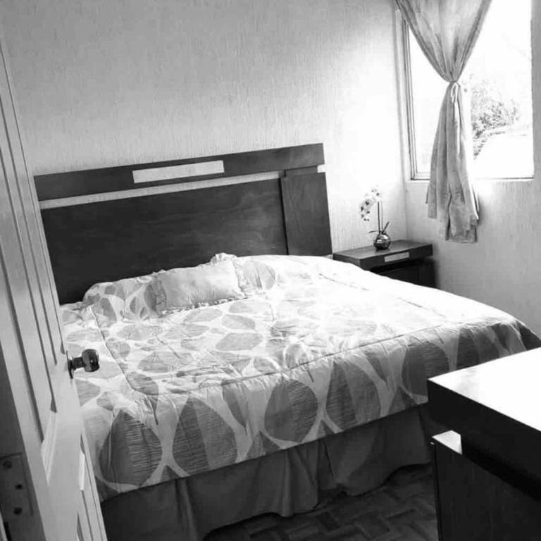 DEPARTAMENTO CON VISTA HERMOSA A 5 MIN DE SIX FLAGS - Two-Bedroom Apartment - 4