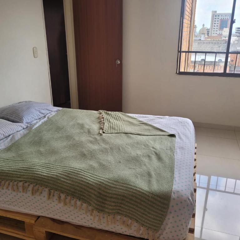 La mejor ubicacion en Cali - Double Room with Private Bathroom - 1
