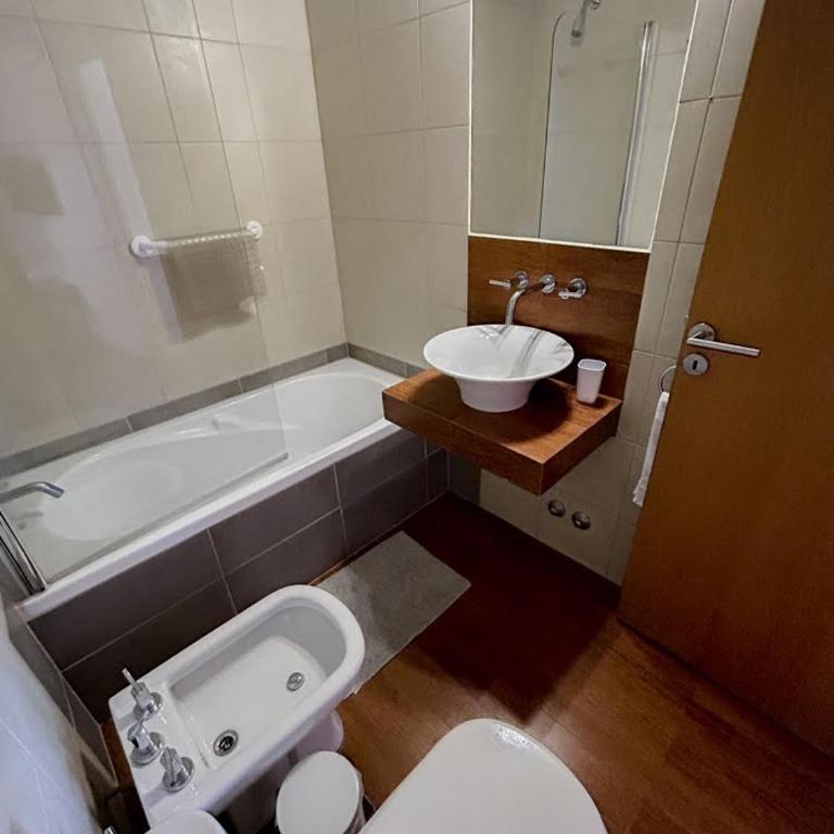 Hermoso departamento con vista al lago y cochera - Apartamento de 2 dormitorios - 26