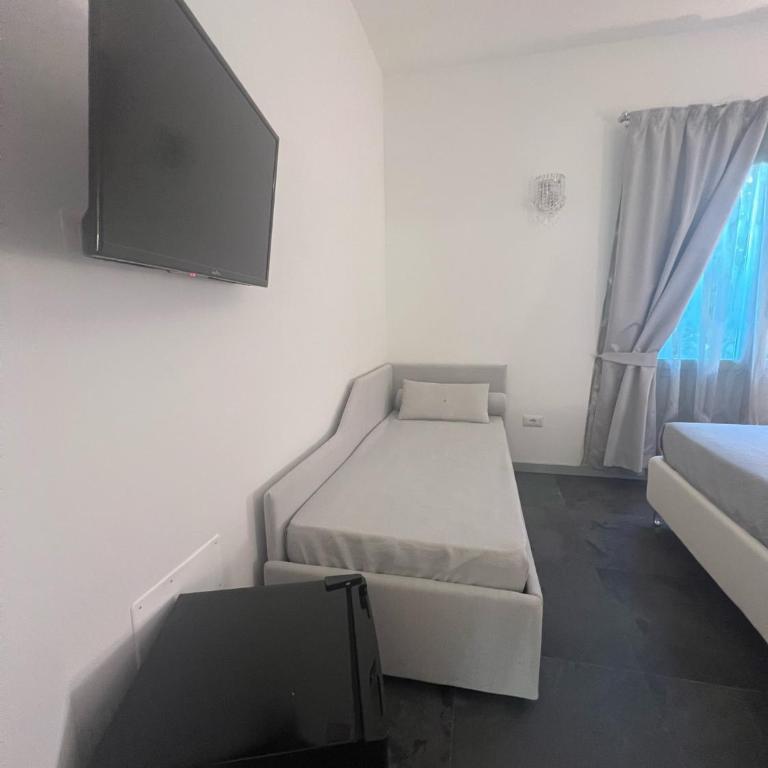 Acquamarina Luxury Rooms - Camera Tripla con Bagno Privato - 6