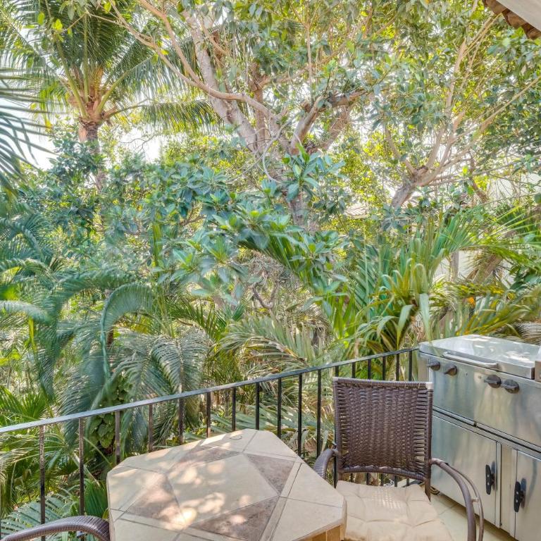 Puerto Vallarta Hideaway w/ Balcony & Pool! - Apartamento - 1